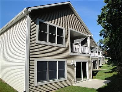 3rd image of 3021 Village Ct #9