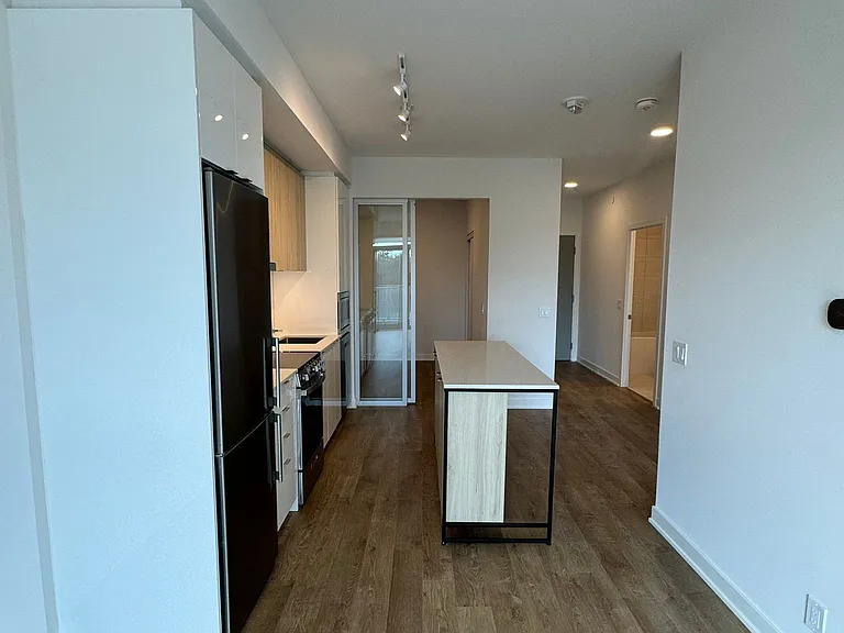 30 Upper Mall Way #314 — Photo 2