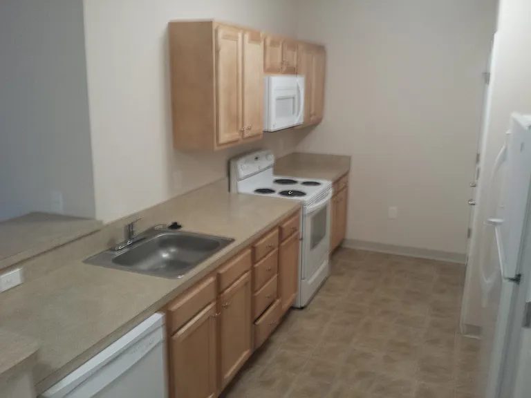 Aquamarine Apartments — Photo 30