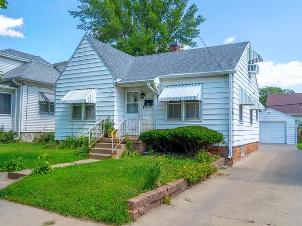 2126 S Helen St, Sioux City, IA 51106
