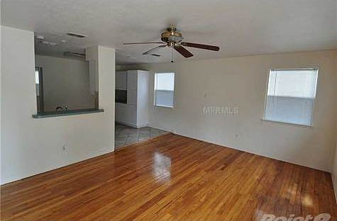 4th image of 605 McLennan St