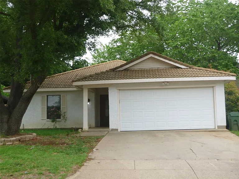 5704 Sterling Green Trl — Photo 2