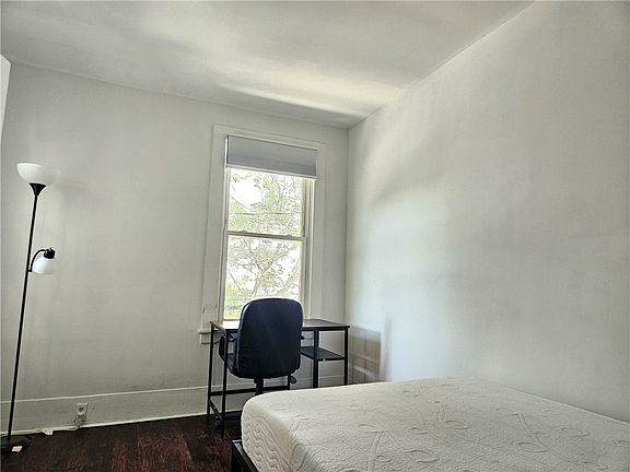3rd image of 445 N Tioga St #C