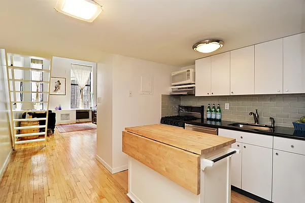 Sold by Corcoran | media 24