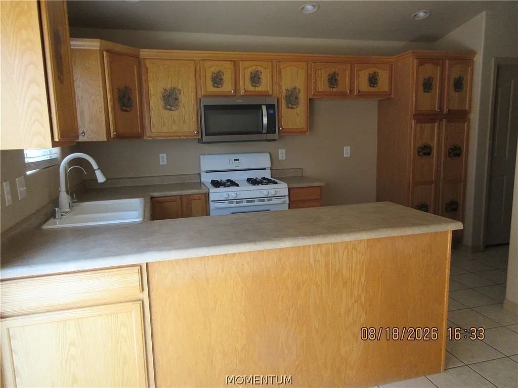 3 bed, 2.0 bath, 1173 sqft, $1,375 — Photo 3