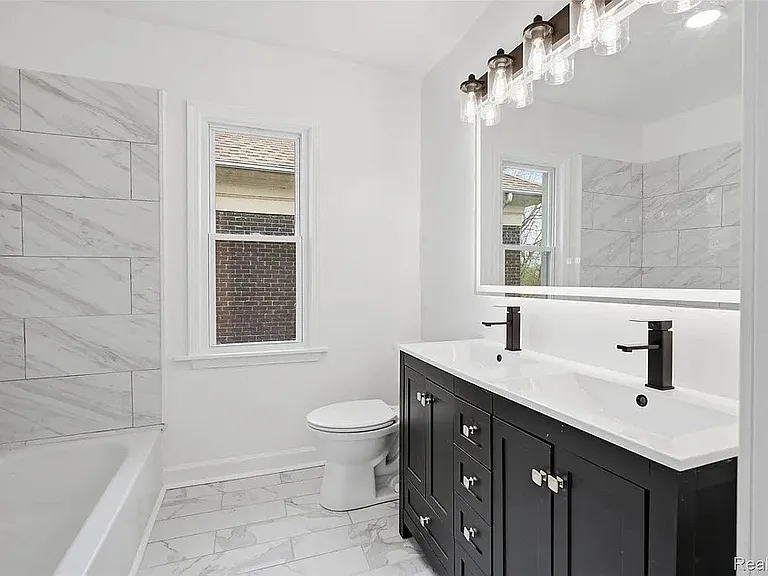 725 Lakewood St — Photo 14