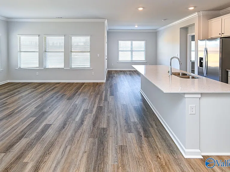 175 Foundry St — Photo 4