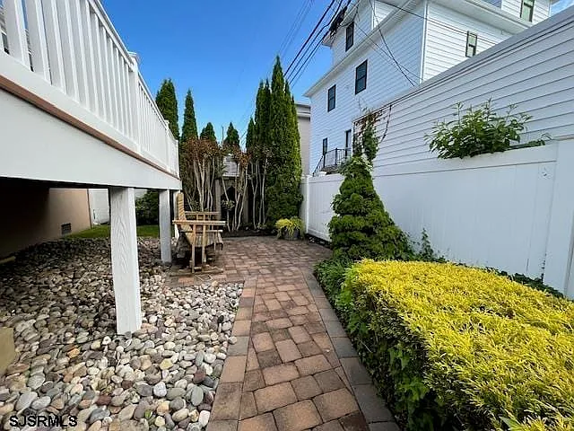 304 N Lancaster Ave — Photo 21