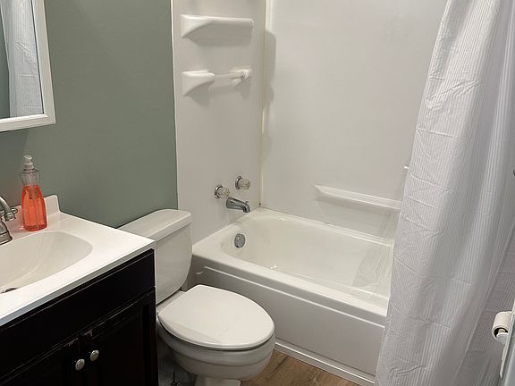 5th image of 608 NW Linden St