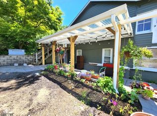 46 Brady Rd, Lake Hopatcong, NJ 07849