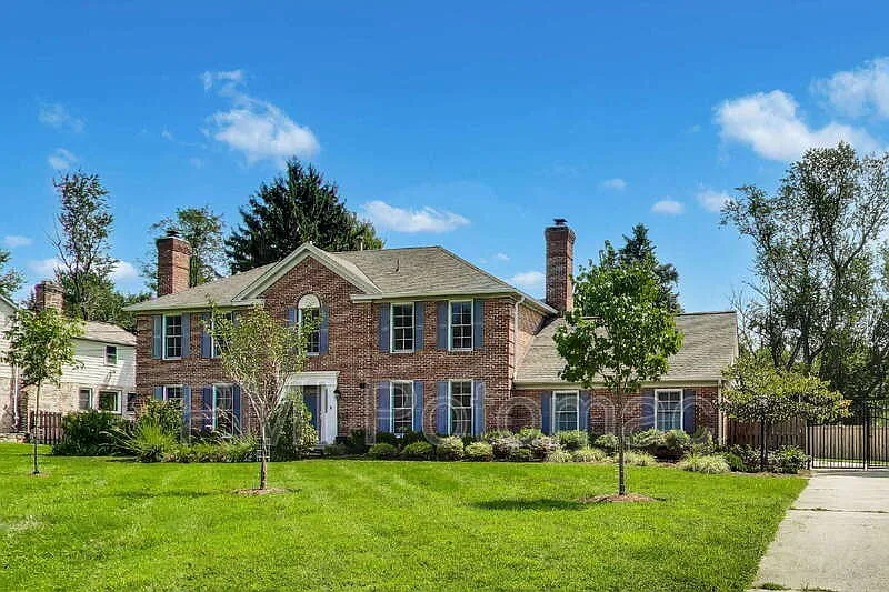 5 bed, 3.5 bath, 3266 sqft, $6,500 — Photo 2