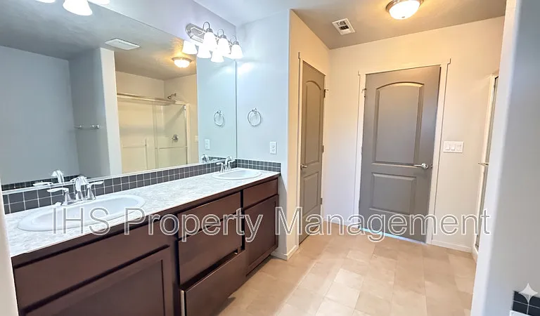 5814 Sidon Ln — Photo 5