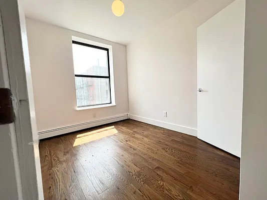 Rented by EastMount Realty LLC | media 8