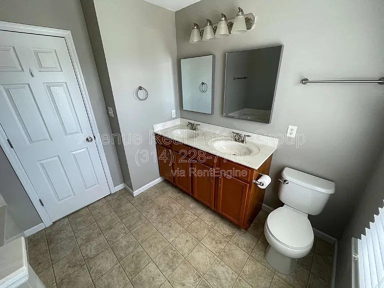 5533 Emerald Place Dr — Photo 19