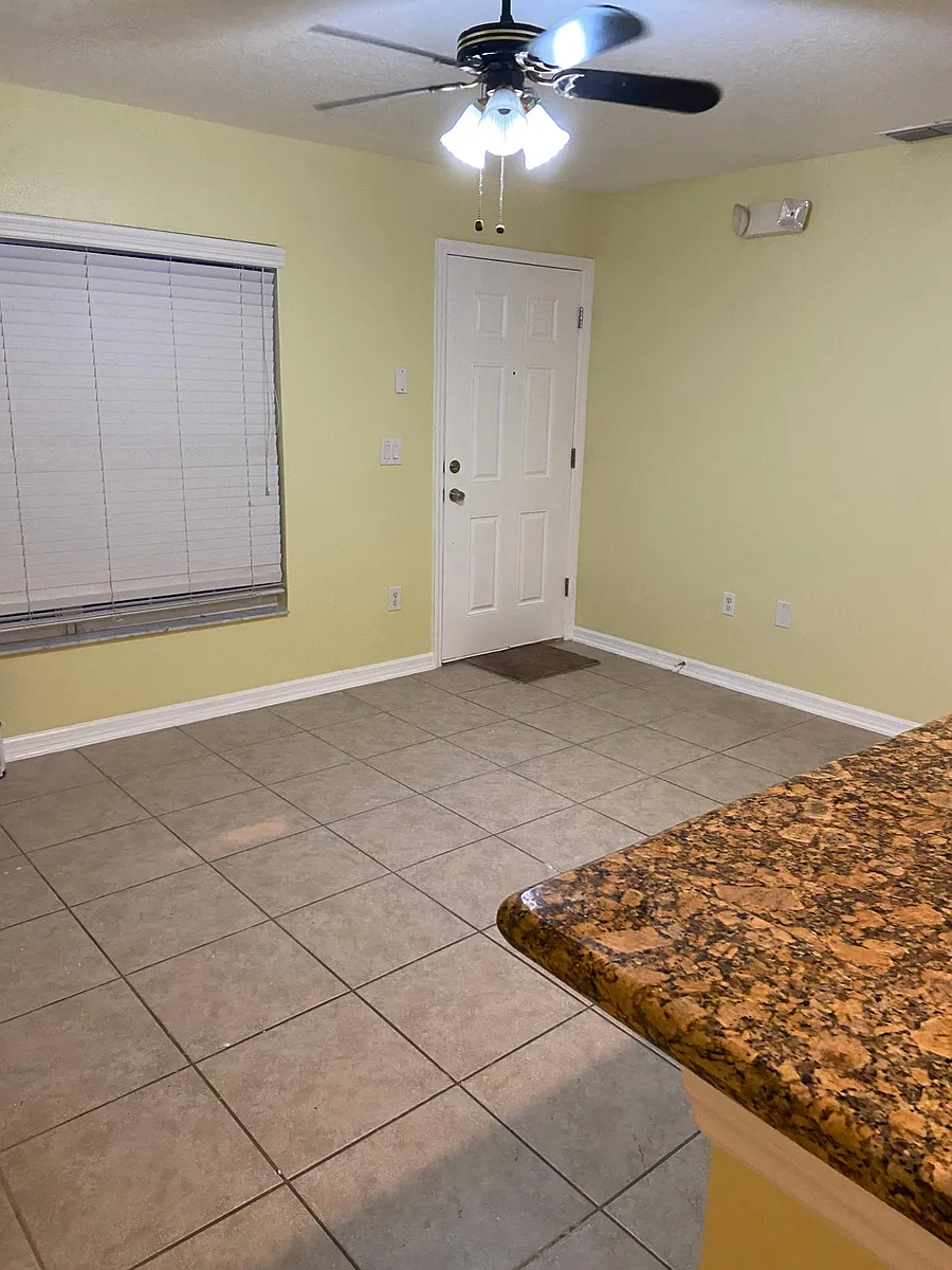 Entrance of the townhouse - 121 Melissa Pl #12D