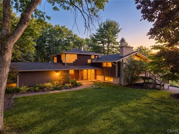 1611 W Lake Rd, Skaneateles, NY 13152