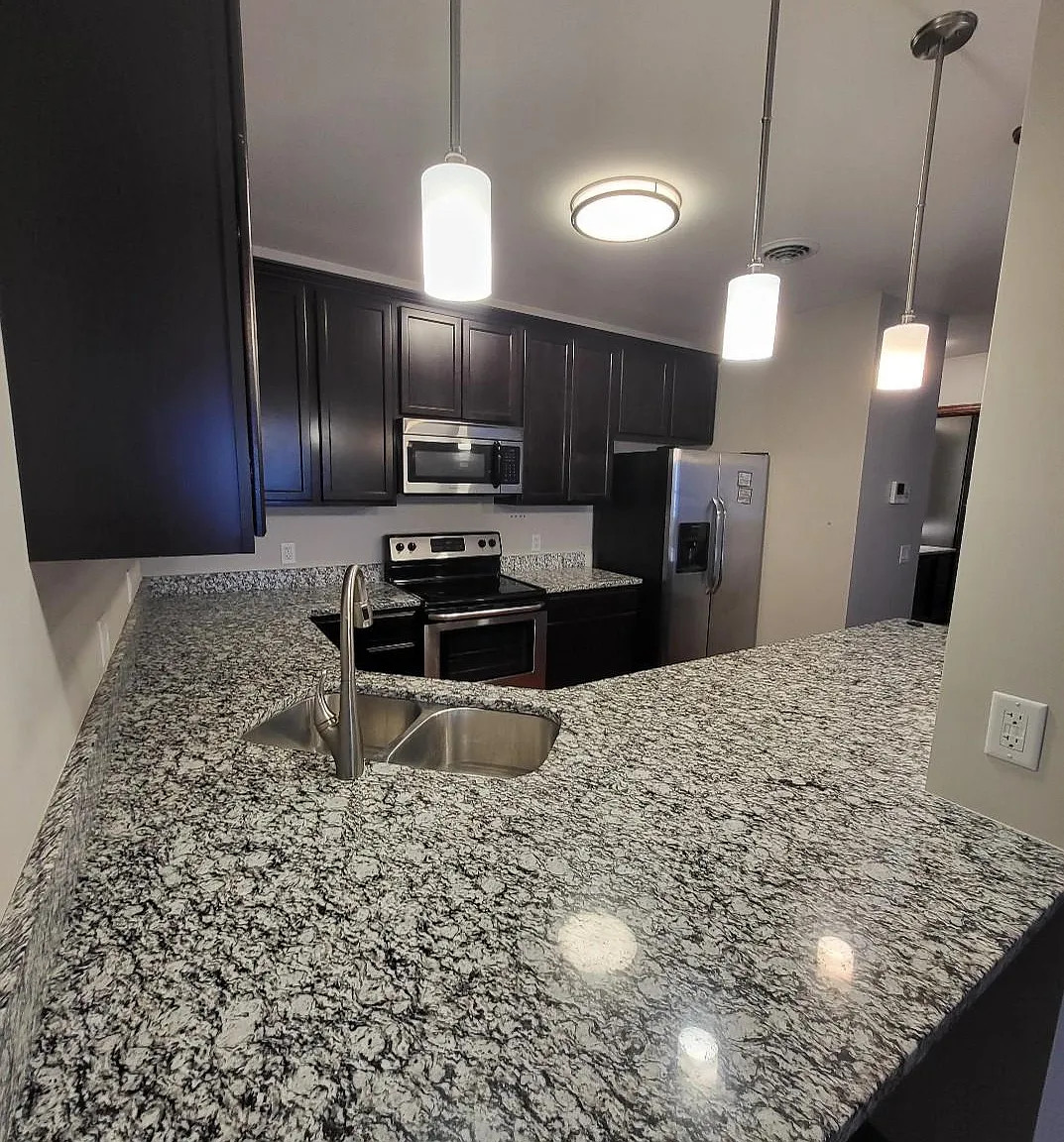 1 bed, 766 sqft, $1,125 — Photo 3