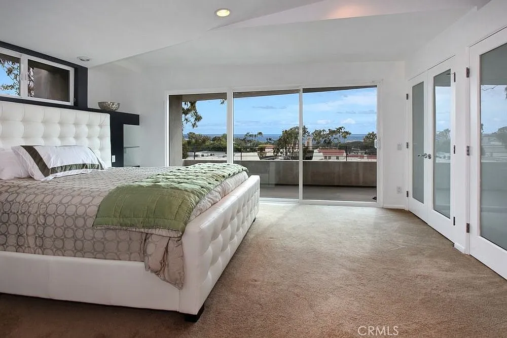 4 bed, 2300 sqft, $10,500 — Photo 4