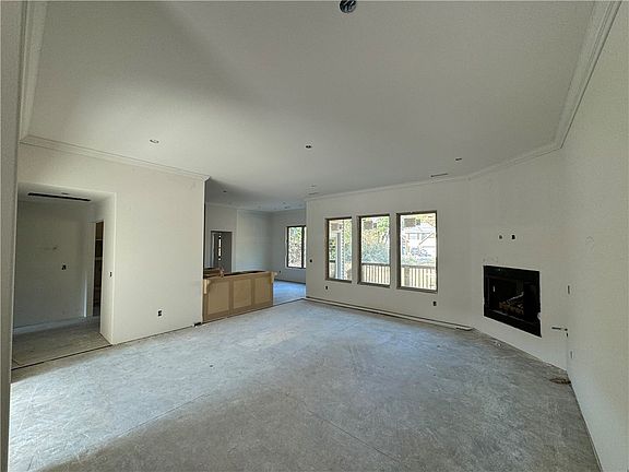 2nd image of 24 Taransay Cir