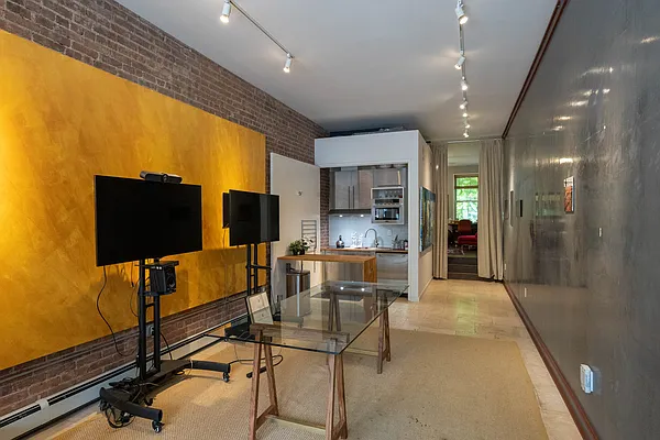 Rented by Compass | media 2