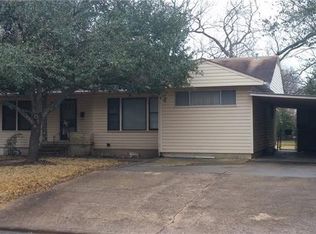 907 Wallace St, Taylor, TX 76574