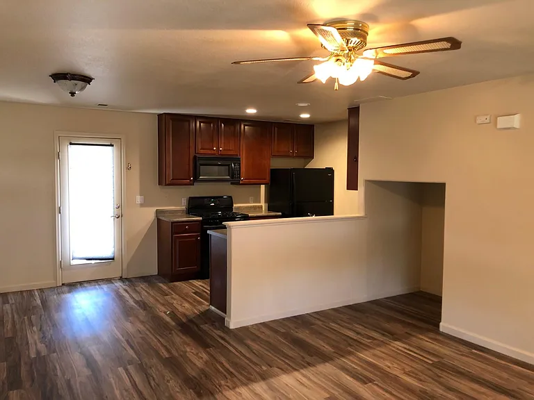 6827 Brittany Dr — Photo 3