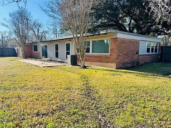 5th image of 3500 Doris St