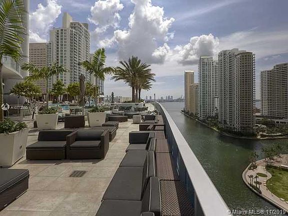 2nd image of 200 Biscayne Boulevard Way APT 1105