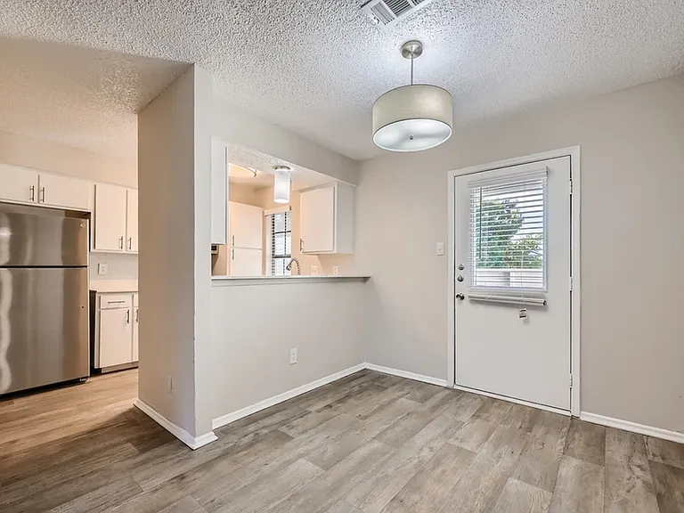 Rise Oak Creek — Photo 49