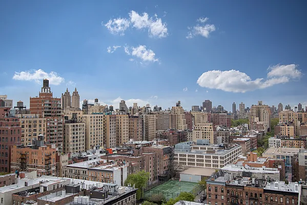 Sold by Amy L. Krischer R. E. | media 16