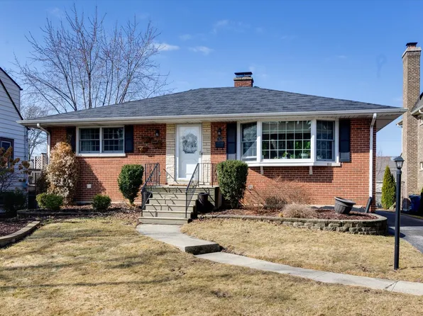 782 S Poplar Ave, Elmhurst, IL 60126