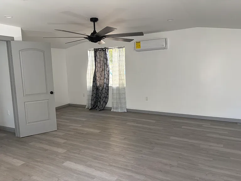8003 N Tampa Ave — Photo 3