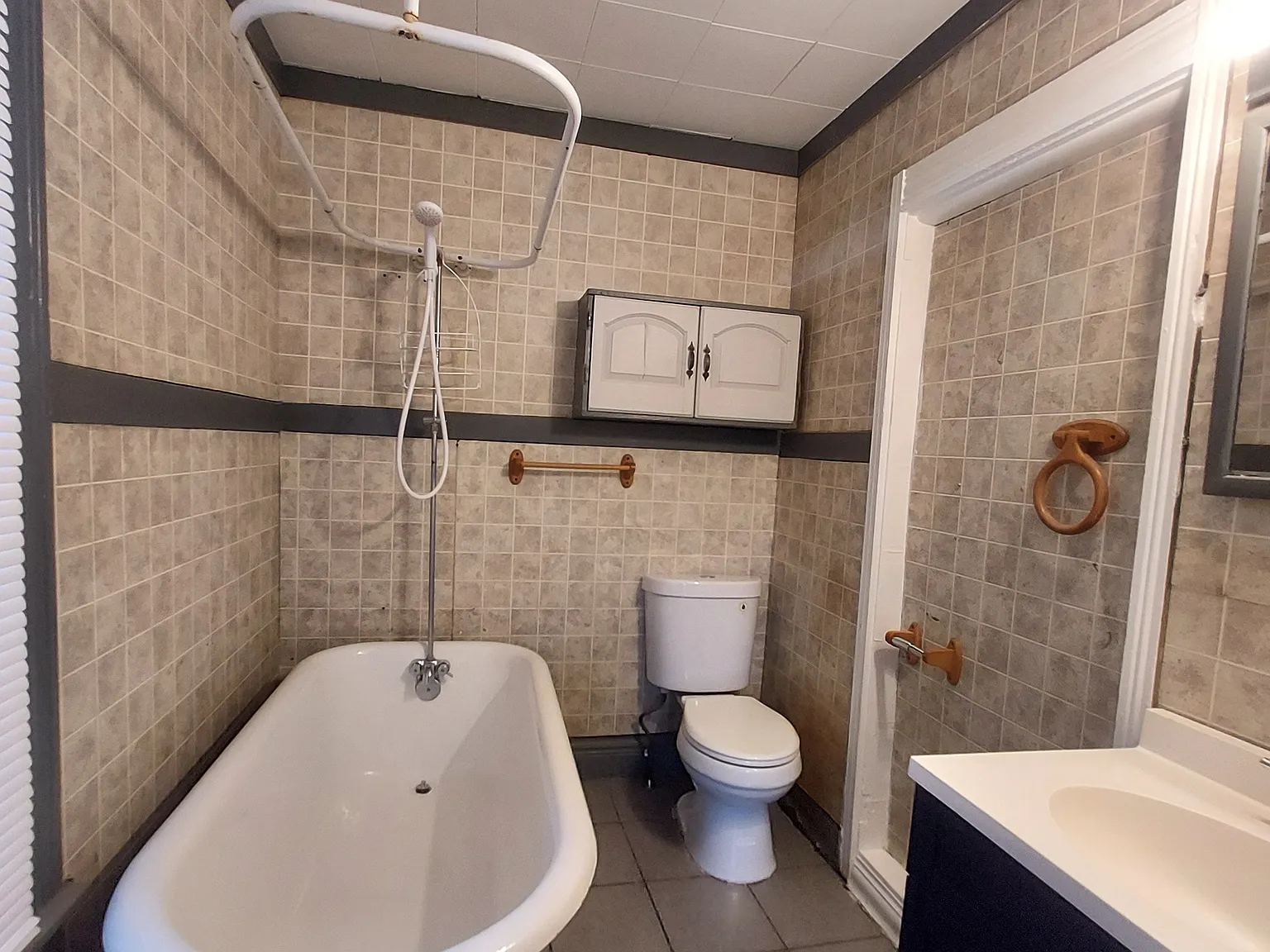 1 Bedroom, 1 Bath Apartment — Photo 4