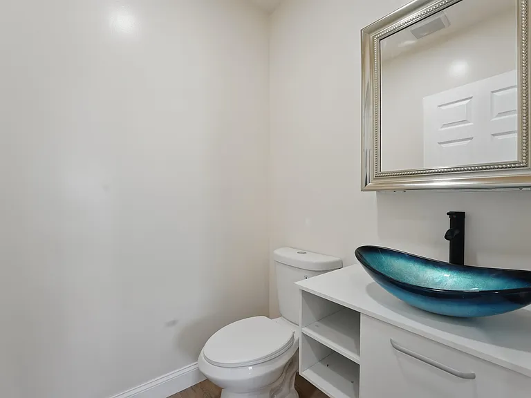 949 Summit Ave #2 — Photo 19
