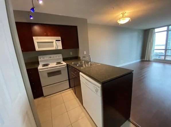 397 Front St W #2201, Toronto, ON M5V 3S1