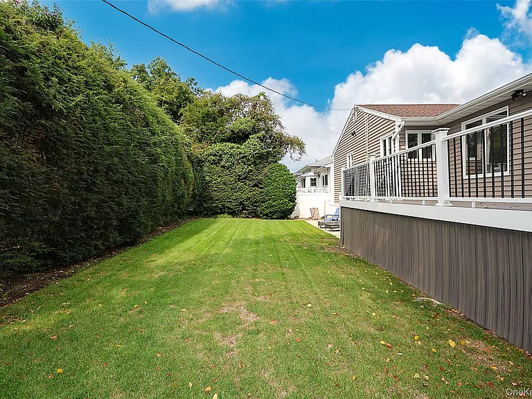 14 Glenn Dr — Photo 22