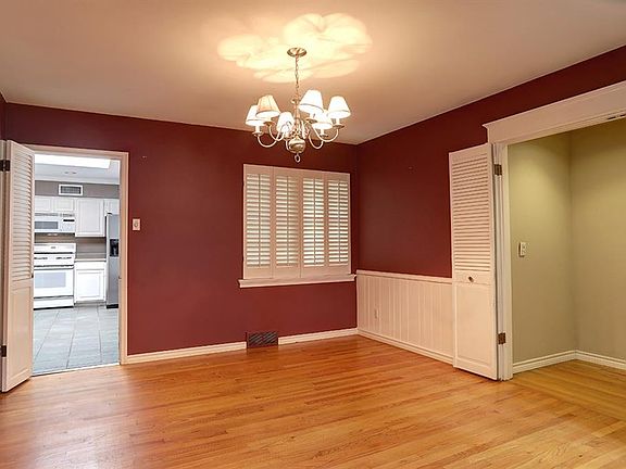 5th image of 10831 Cinderella Ln