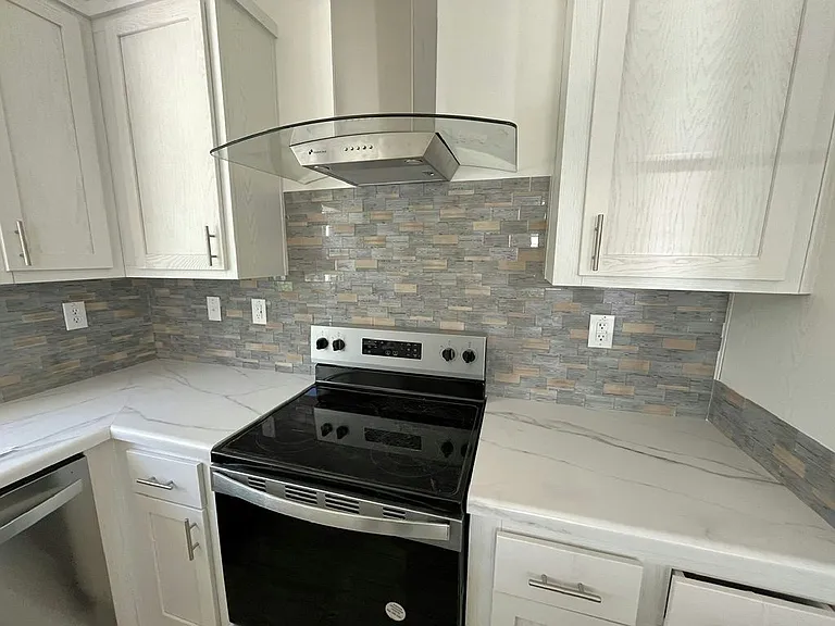 5644 Woodford St #5644E — Photo 5