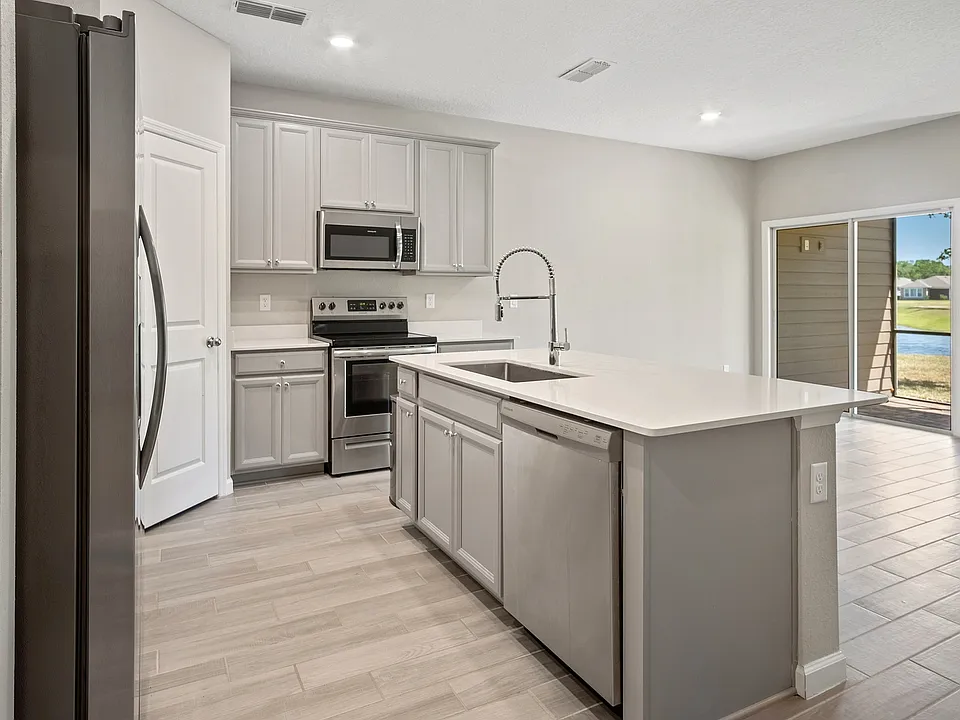 191 Appleton Court Kitchen