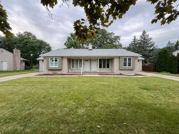 728 Meadowview Ln, Lansing, MI 48917