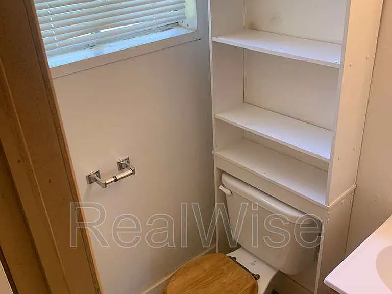 940 SE North St — Photo 23