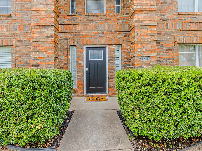 Rosewood Ln — Photo 5