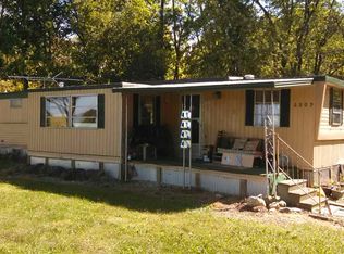 6809 W River Rd, Yorktown, IN 47396