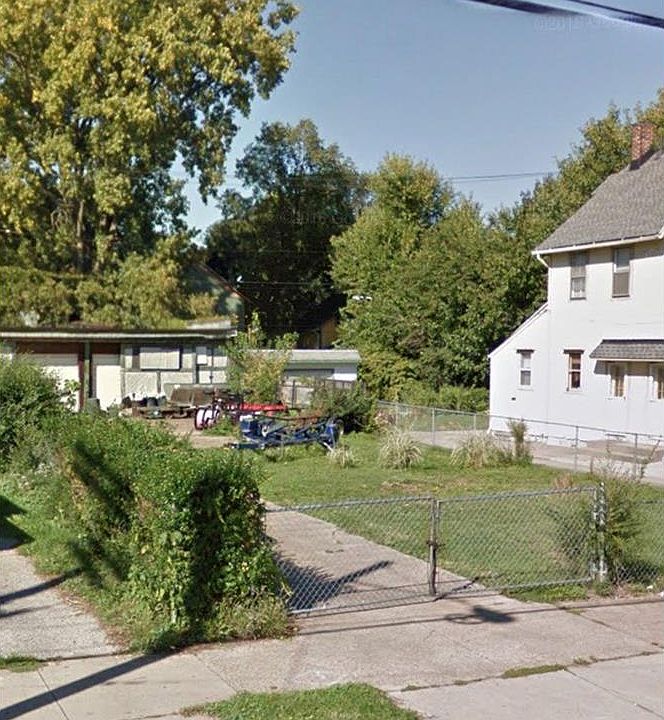 2nd image of 1976 W 44th St