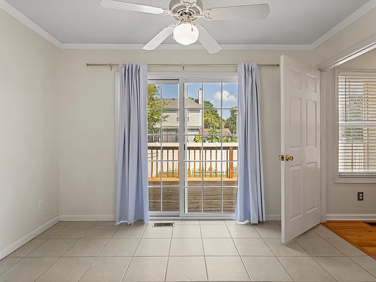 708 Phlox Dr — Photo 10