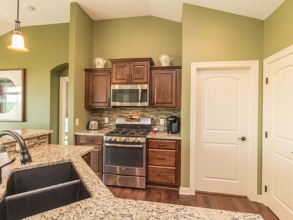 5th image of 7490 Escalade Ct