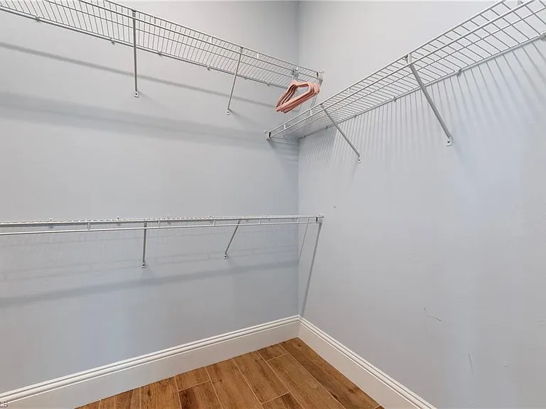 7270 Saona Ct — Photo 17