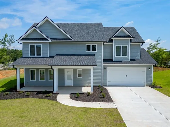 134 Boulder Dr, Toccoa, GA 30577