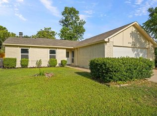 2716 Friarford Rd, Fort Worth, TX 76112