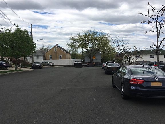 5th image of 629A Westwood Ave
